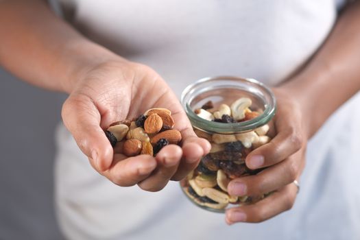 Level Up Your Game: Best Energizing Snacks for Peak Performance